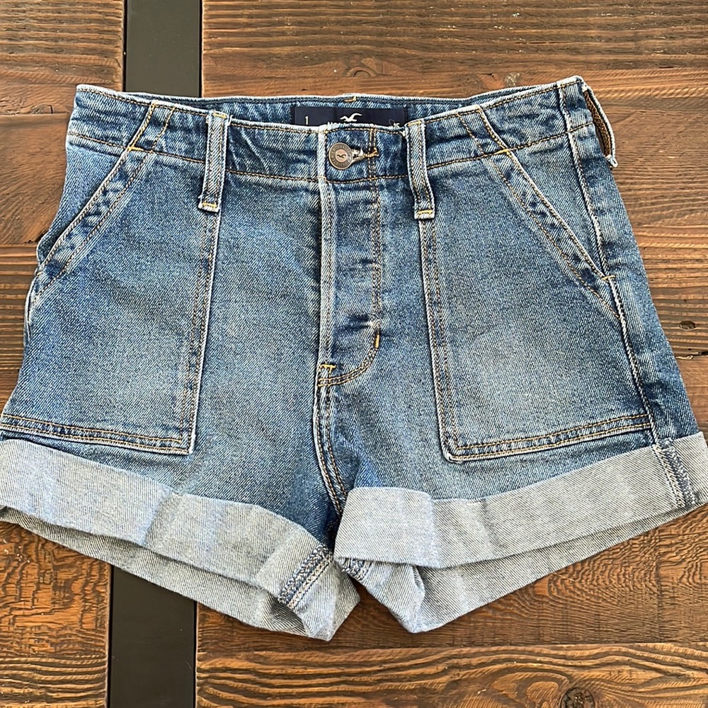 Hollister women’s denim shorts